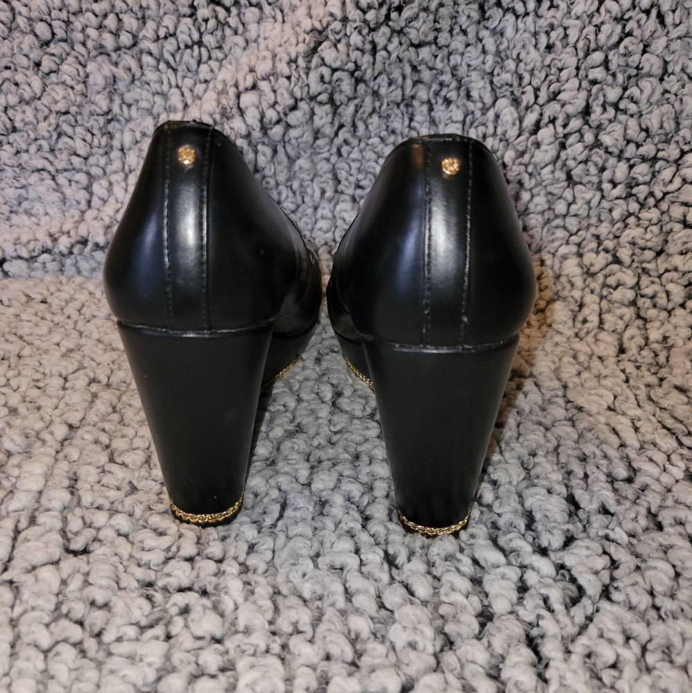 Gorgeous BCBGeneration wedge heels - Picture 4 of 7